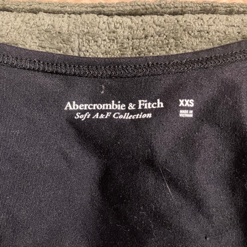 EUC Women’s Abercrombie Black Long Sleeve Soft AF Faux Wrap Bodysuit XXS - Picture 3 of 6